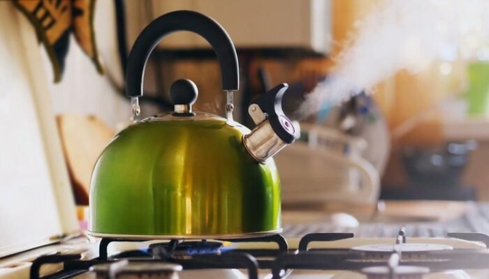 Diklaim Sudah Siap Minum, Bolehkah Air Mineral Direbus? – Update 2