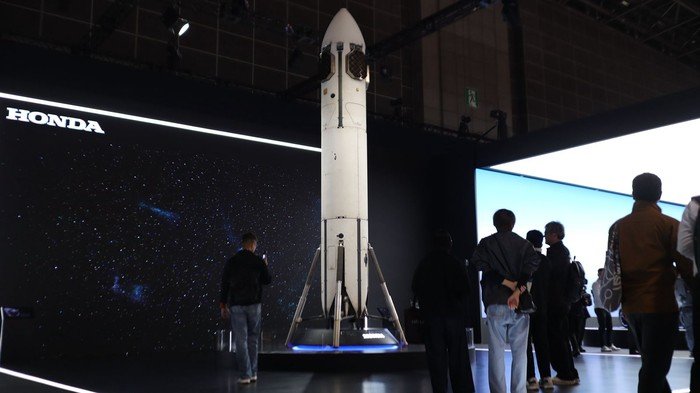 **Honda Rilis Roket di Japan Mobility Show 2025, Mobilitas Antariksa untuk Masa Depan**