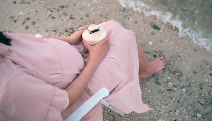 Air Kelapa Muda untuk Bumil: Mitos atau Fakta? Ternyata Ini yang Terjadi pada Kulit Bayi!