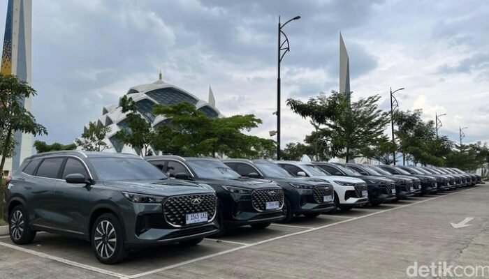 **Mobil PHEV di RI: Performa Ciamik, Penjualan Meroket Ribuan Persen!**