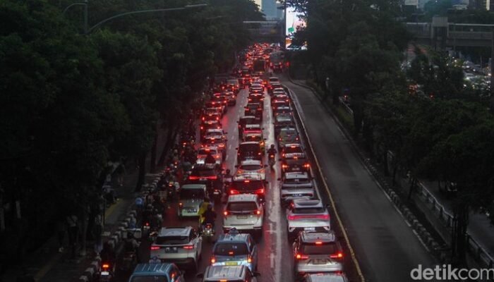 “Rp 150 Juta, Mobil Seliweran, dan Macet: Menko Airlangga Berbicara!”