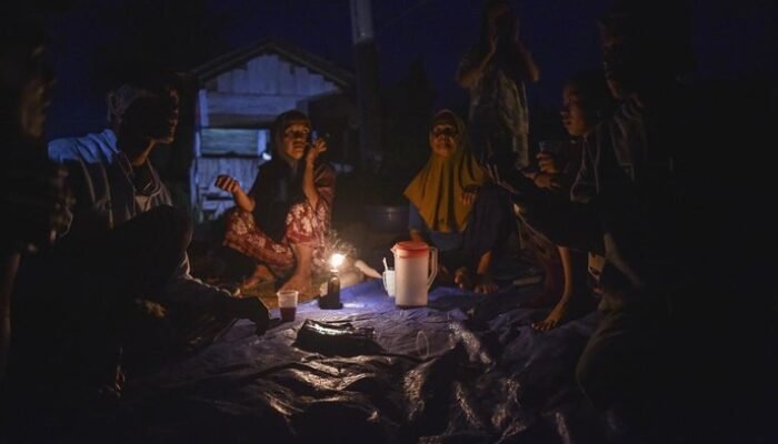 **Banjir Aceh-Sumatera: ISPA dan Penyakit Kulit Menyerang Pengungsi**