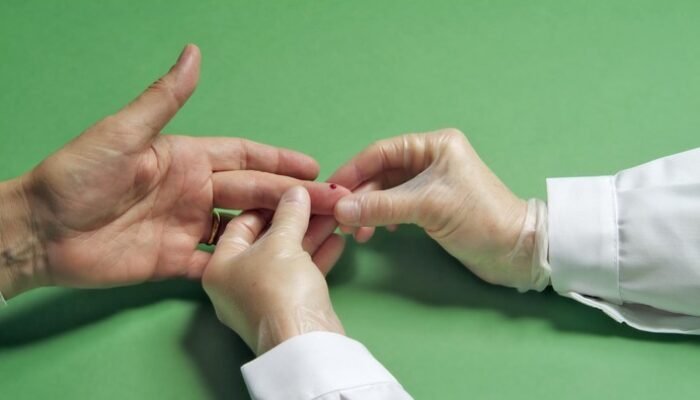 Keracunan Akibat Minum Darah Sendiri: Kisah Remaja yang Perlu Diwaspadai