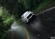 Mengarungi Rintangan Gunung Rinjani: Kisah Toyota New Veloz Hybrid di Jalan Setapak