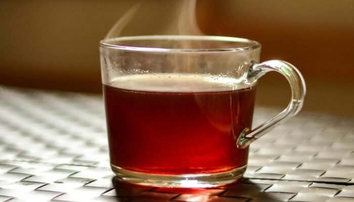 “Suhu Minum yang Aman: Mitos atau Fakta dalam Pencegahan Kanker Kerongkongan?”