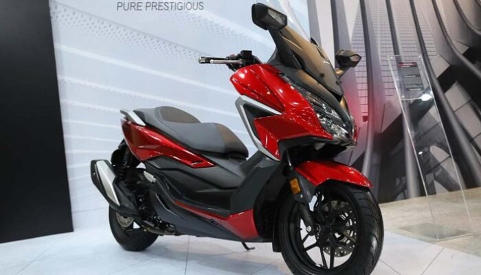 Harga Honda Forza vs Yamaha Xmax Terbaru: Mana yang Lebih Menguntungkan?
