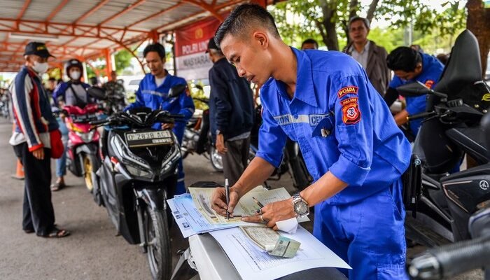 Dedi Mulyadi: Pajak Mobil 2026 Tak Naik, Angkutan Umum Malah Diskon!
