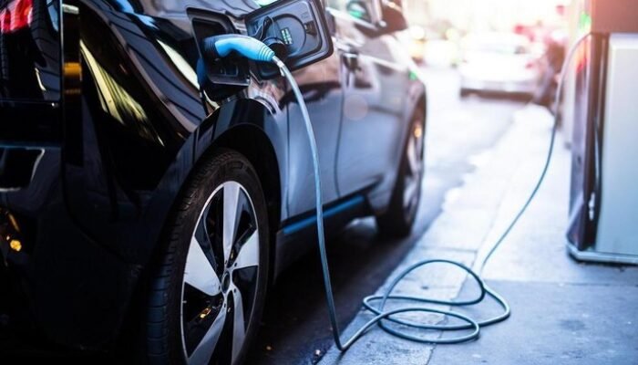 “Mobil Listrik Ini Dapat Insentif Lebih Besar, Kenapa Baterainya Beda?”