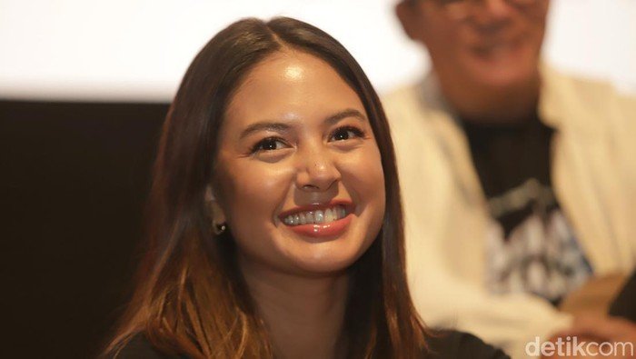 Viral Kisah Aurelie Moeremans, Mengapa Trauma Grooming Baru Terasa Saat Dewasa? - Update 2