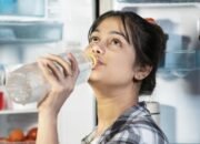 “Minum Air Putih Saat Bangun Tidur: 5 Alasan yang Bisaubah Hidup Anda!”