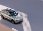 “Dari Risiko Korslet, Pabrikan Ini Perintahkan Parkir Mobil Listrik di Luar: Apakah Itu Solusi atau Masalah?”