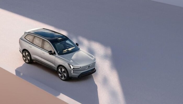 “Dari Risiko Korslet, Pabrikan Ini Perintahkan Parkir Mobil Listrik di Luar: Apakah Itu Solusi atau Masalah?”