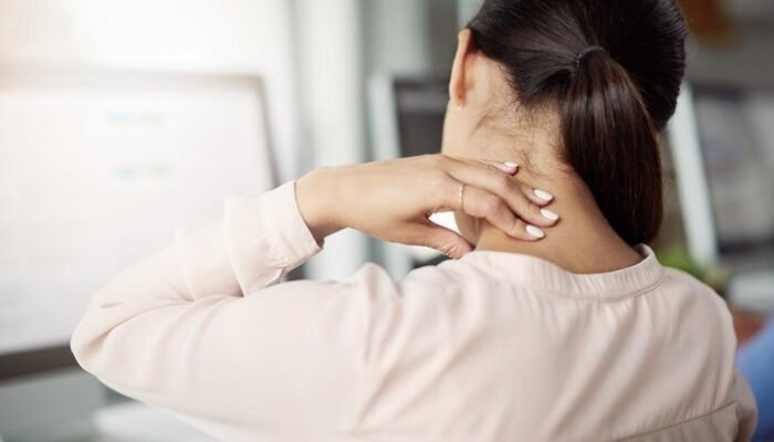 “Perhatikan Gejala Jantung di Leher, Kenali Sebelum Fatal!”