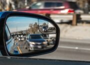 Berapa Lama Waktu Ideal Melihat Kaca Spion? Fungsi dan Pentingnya Spion di Mobil