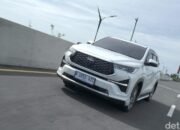 “10 Mobil Hybrid Paling Laris di Indonesia Tahun 2025: Apakah Masa Depan Otomotif Sudah Datang?”