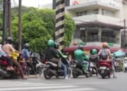 **Ditegur Polisi, Pemotor Lawan Arah: “Nggak Takut!” – Penyesalan Membuatnya Kehilangan Ribuan Rupiah**