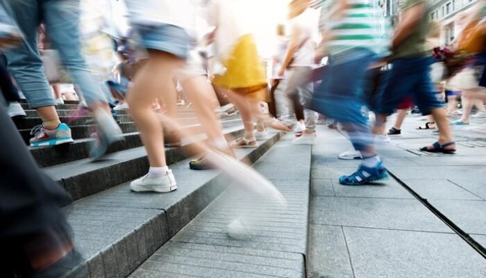 “Dari Jalan Kaki, Komunitas Baru Menyelamatkan Kebugaran dari Tekanan”