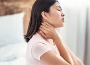 **”Keseringan Kretek Leher: Dari Hiburan Hingga Stroke, Kenali Risikonya”**