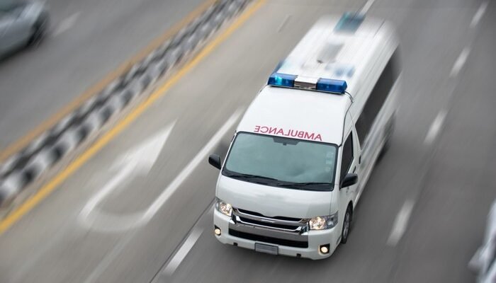 Ambulans Jadi Titik Api Tabrakan, Ini Bahayanya!