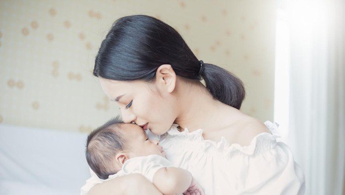 Mohon Perhatian! Jangan Cium Bayi Saudara di Momen Lebaran, Ini Risikonya - Update 2