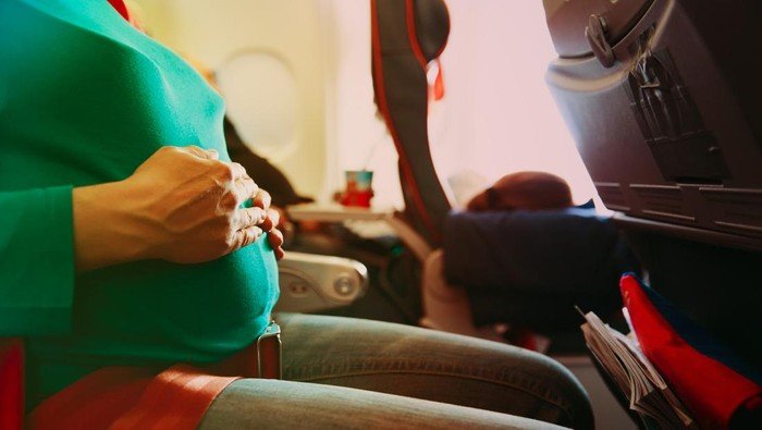 Perawat Jember Si Pahlawan: Menyelamatkan Nyawa dengan Aksi Persalinan di Pesawat Saudia