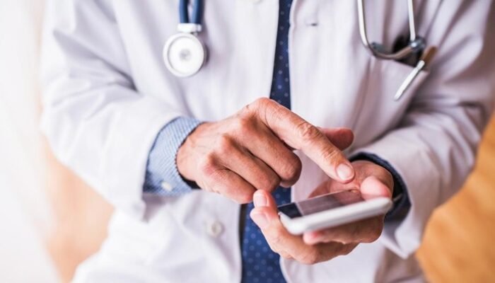 **Studi Ungkap Risiko ChatGPT dalam Menyediakan Saran Medis Darurat**